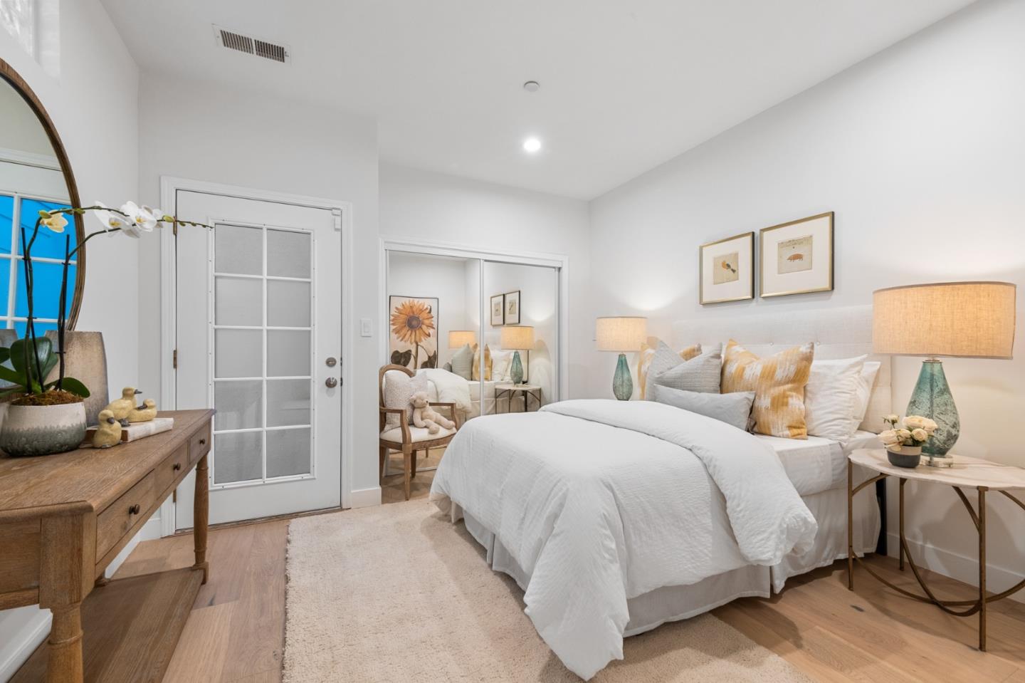 Detail Gallery Image 34 of 72 For 2260 Summit Dr, Hillsborough,  CA 94010 - 4 Beds | 3/1 Baths