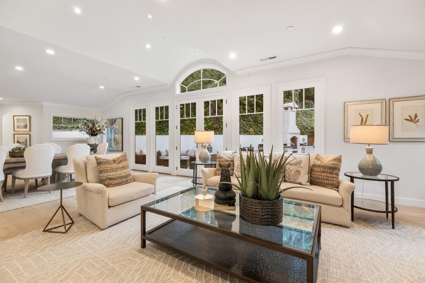 Detail Gallery Image 4 of 72 For 2260 Summit Dr, Hillsborough,  CA 94010 - 4 Beds | 3/1 Baths