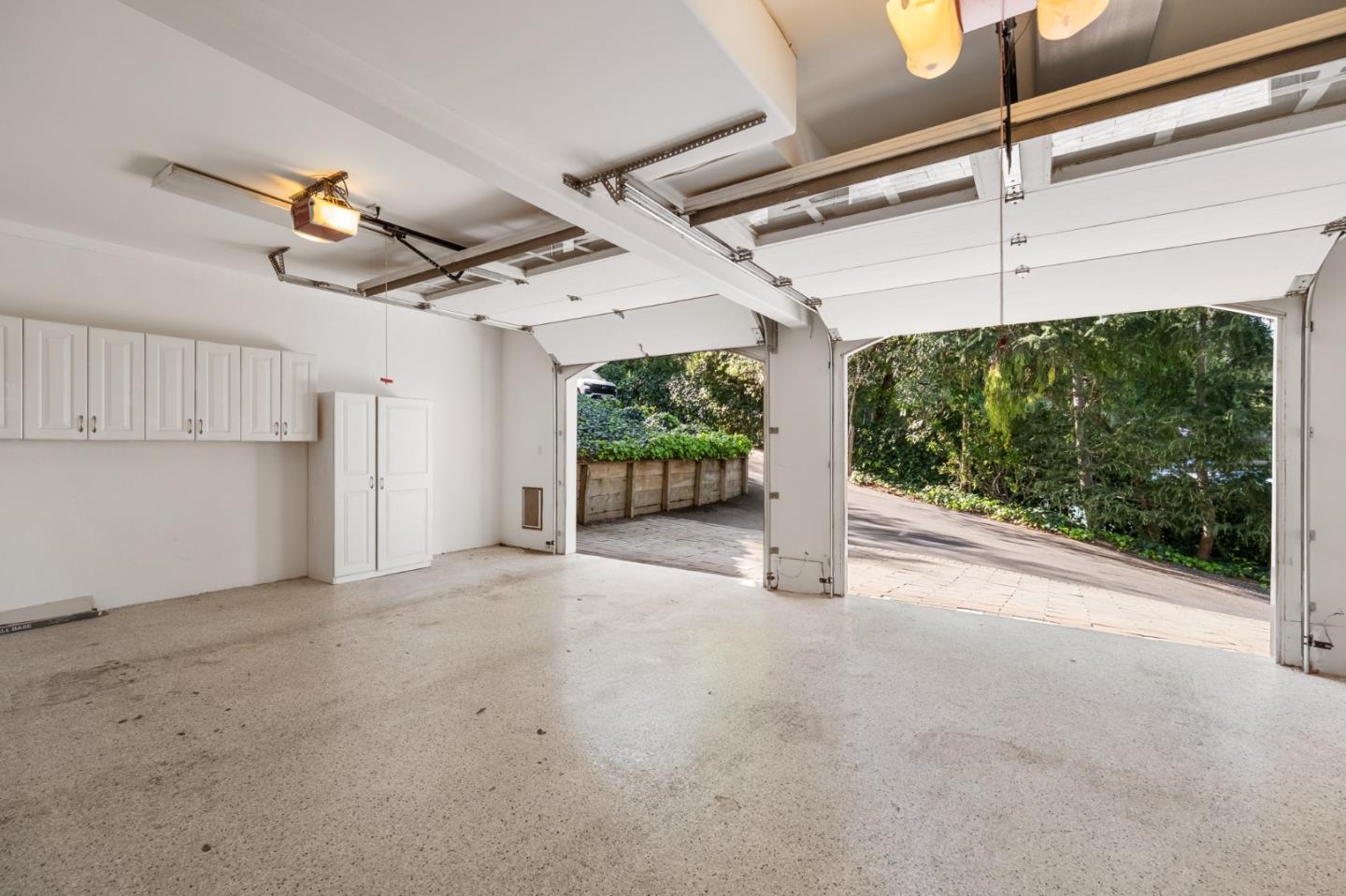 Detail Gallery Image 43 of 72 For 2260 Summit Dr, Hillsborough,  CA 94010 - 4 Beds | 3/1 Baths