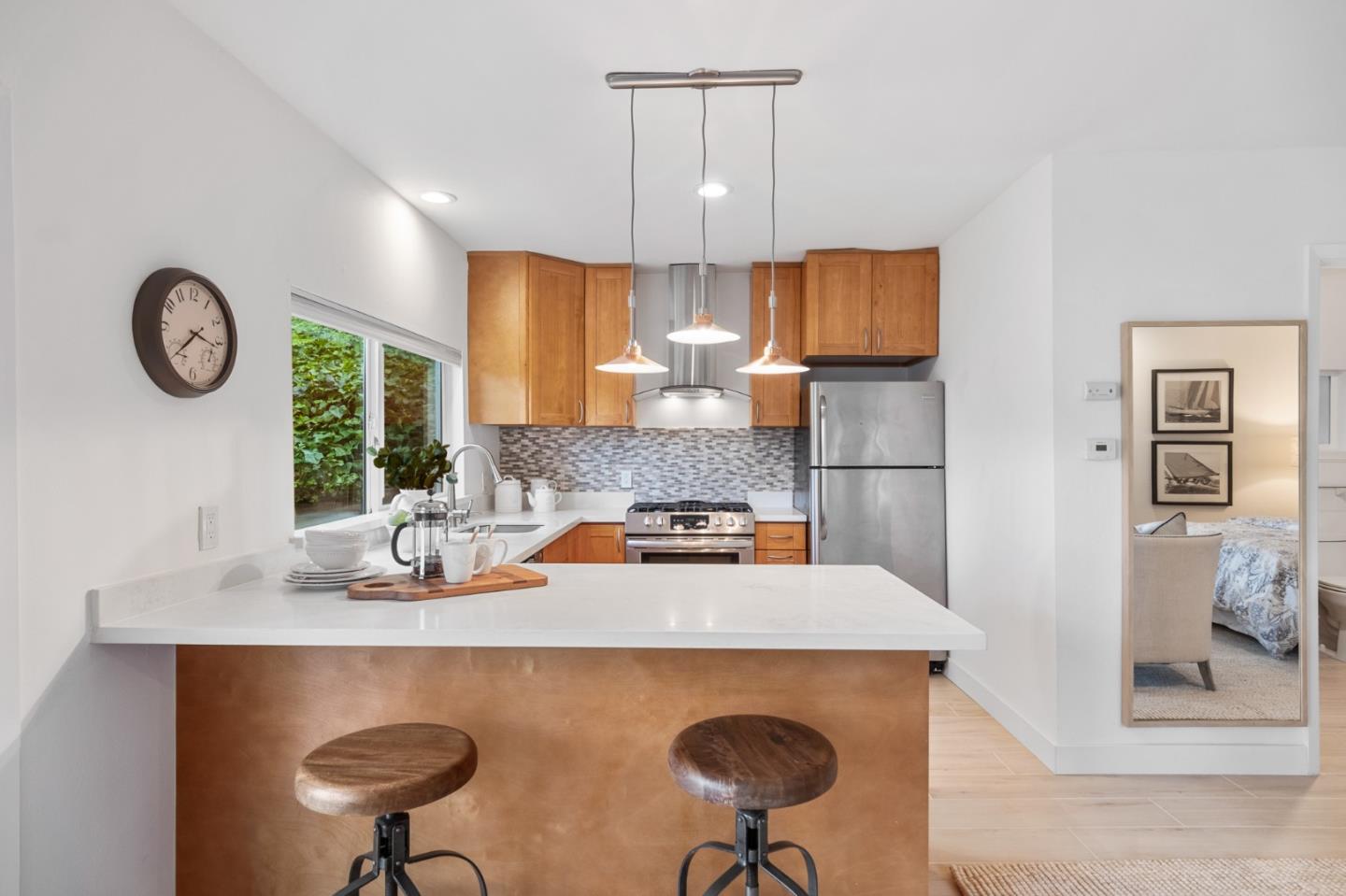 Detail Gallery Image 48 of 72 For 2260 Summit Dr, Hillsborough,  CA 94010 - 4 Beds | 3/1 Baths