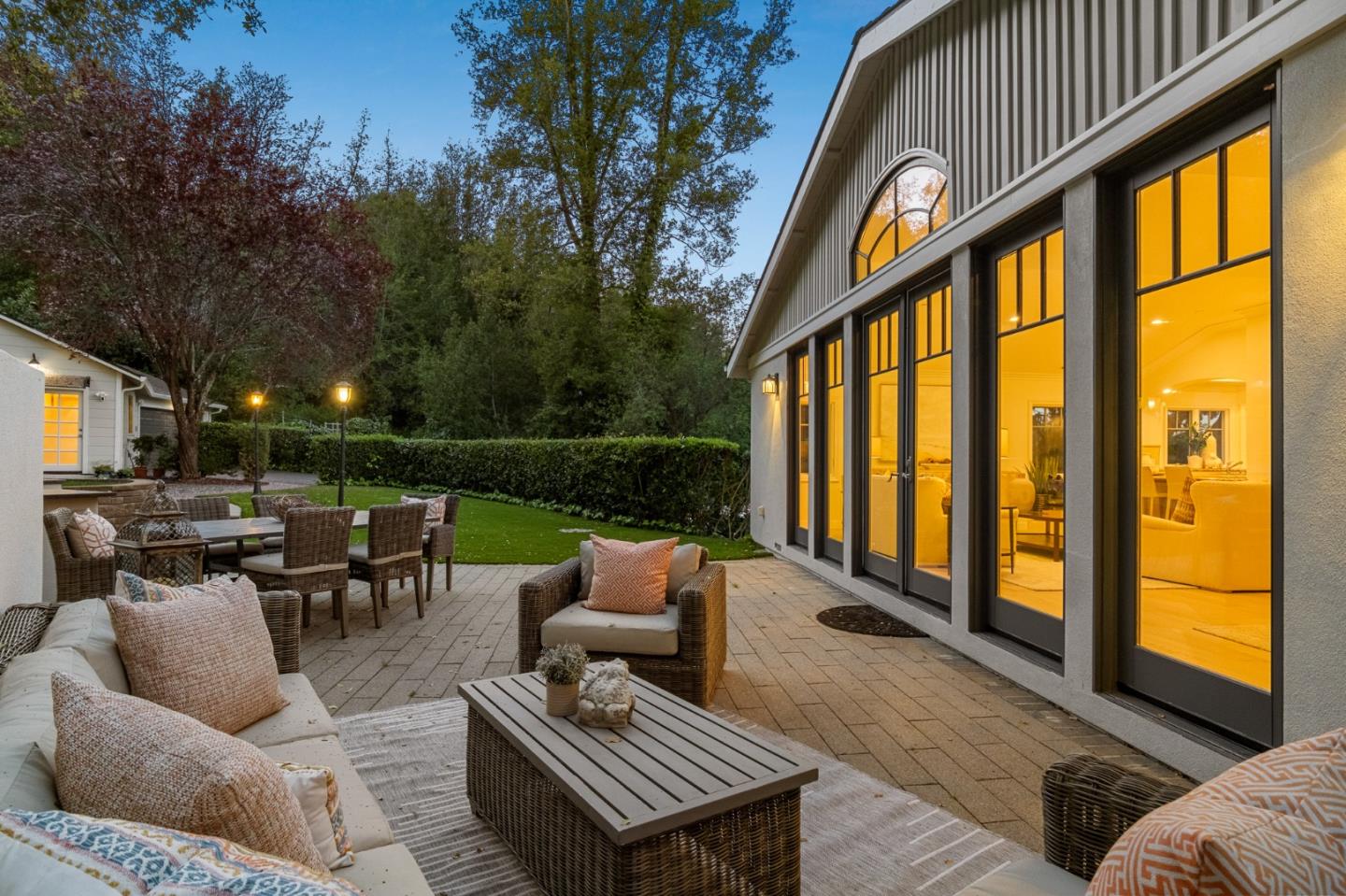 Detail Gallery Image 53 of 72 For 2260 Summit Dr, Hillsborough,  CA 94010 - 4 Beds | 3/1 Baths