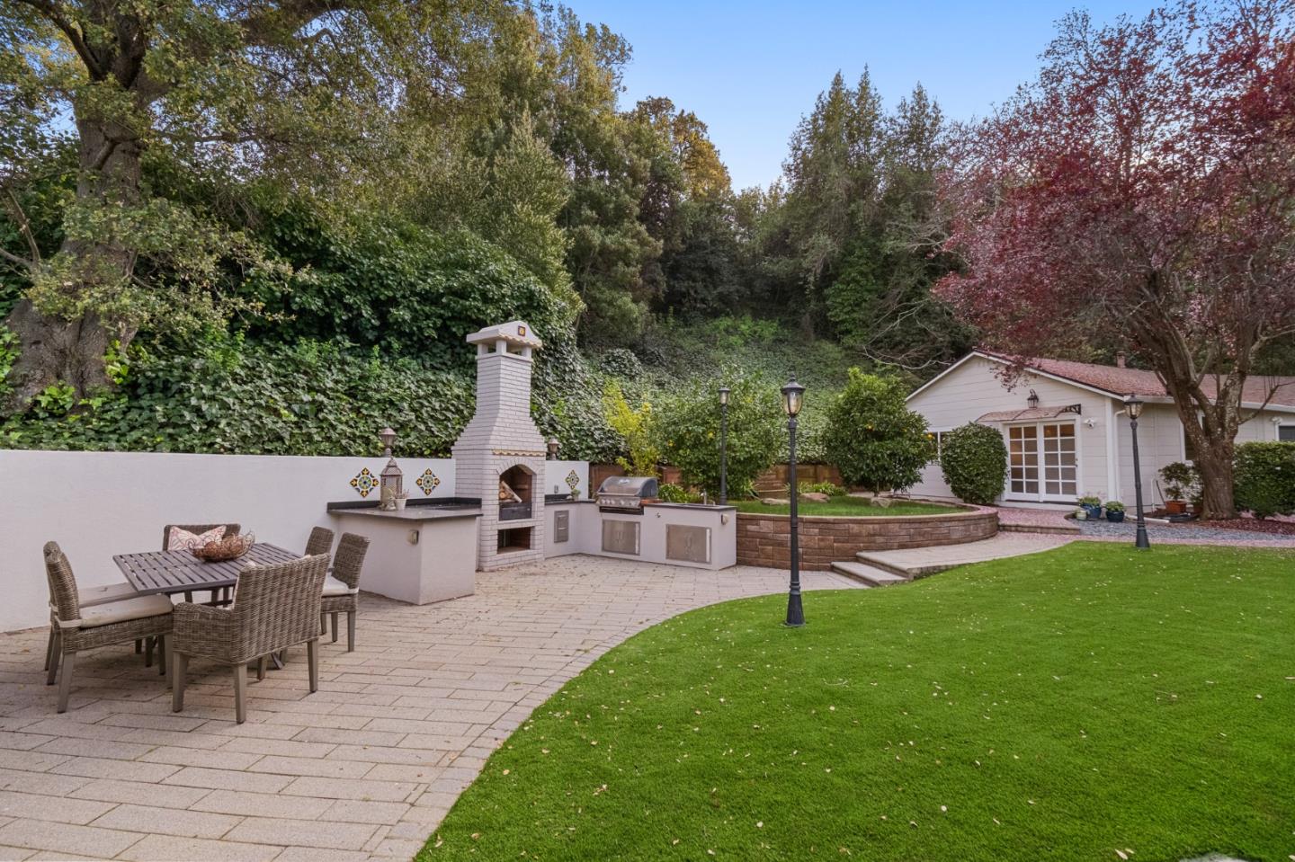 Detail Gallery Image 56 of 72 For 2260 Summit Dr, Hillsborough,  CA 94010 - 4 Beds | 3/1 Baths