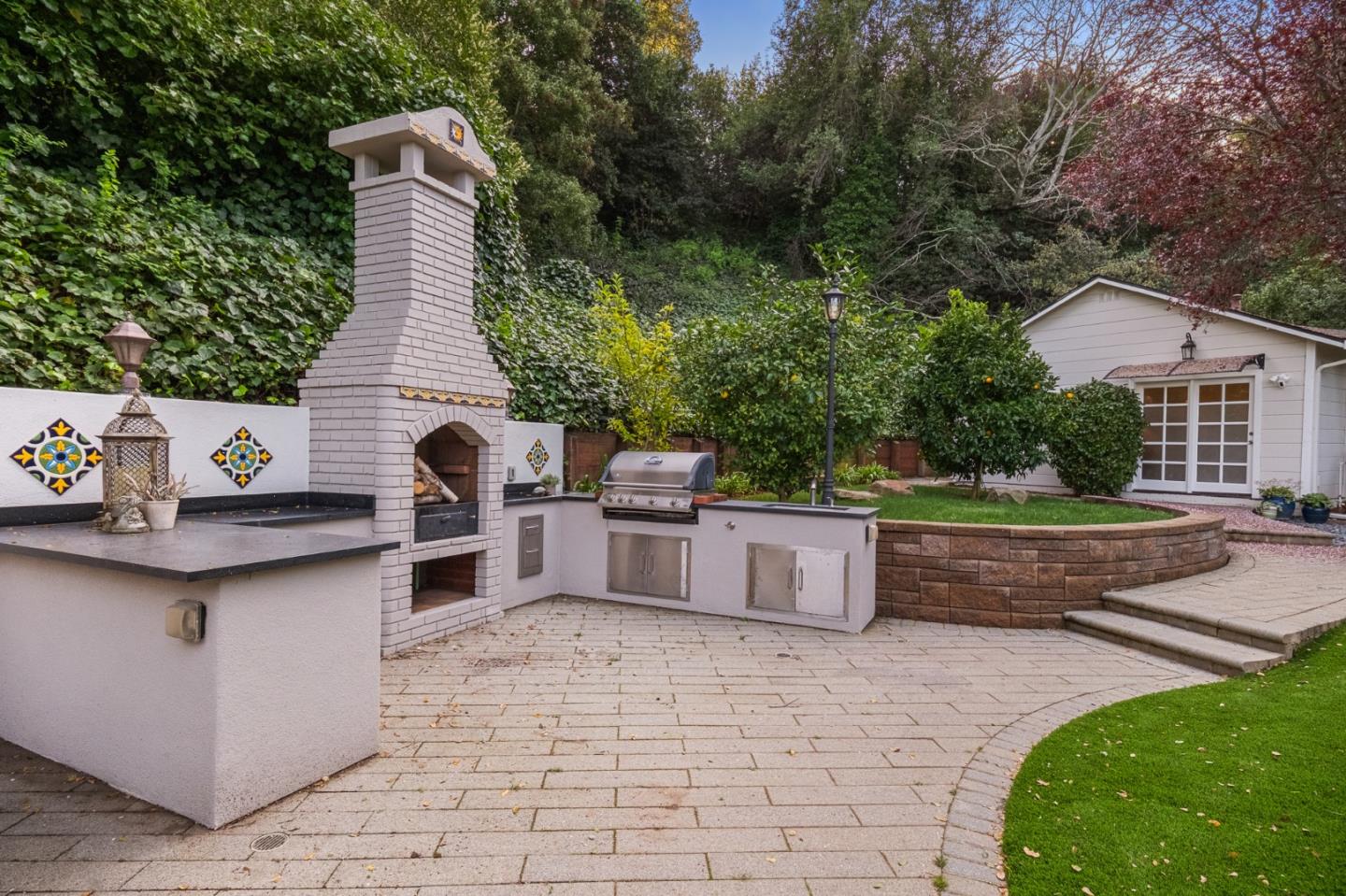 Detail Gallery Image 57 of 72 For 2260 Summit Dr, Hillsborough,  CA 94010 - 4 Beds | 3/1 Baths