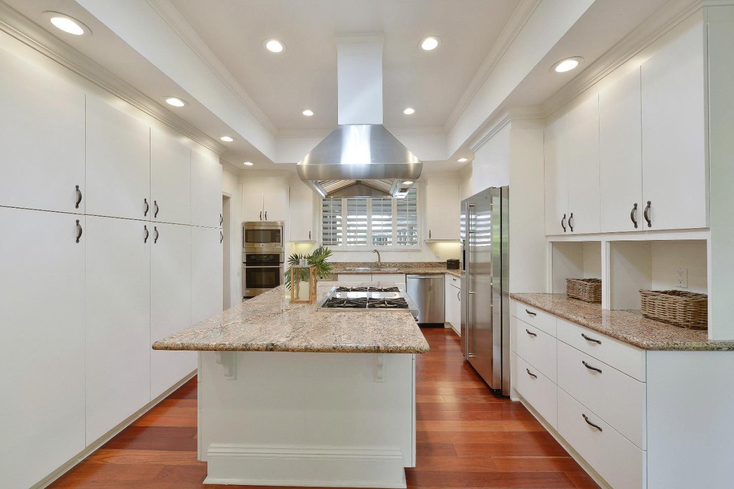 Detail Gallery Image 10 of 30 For 4 Mansion Ct #00721,  Menlo Park,  CA 94025 - 3 Beds | 3/1 Baths