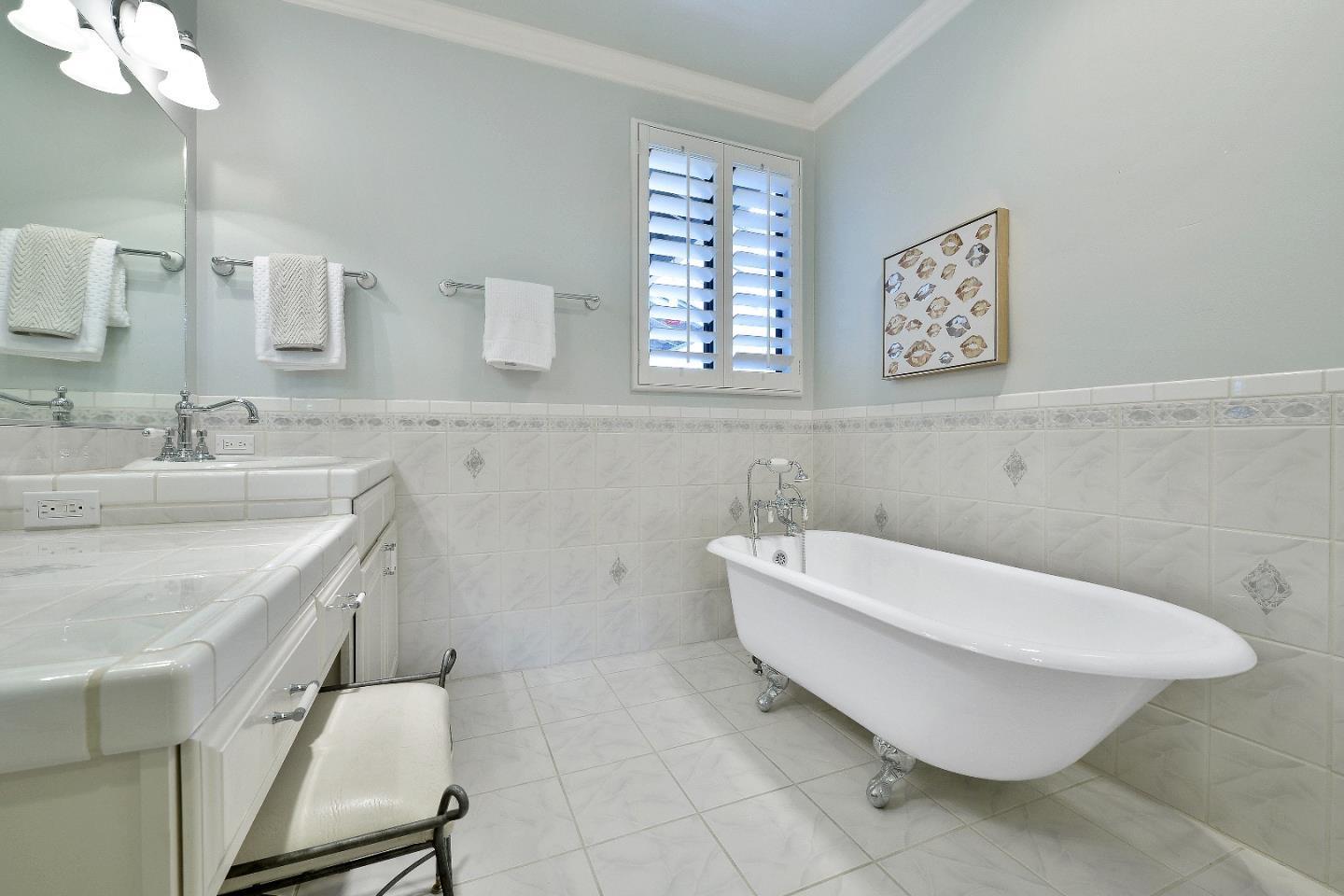 Detail Gallery Image 25 of 30 For 4 Mansion Ct #00721,  Menlo Park,  CA 94025 - 3 Beds | 3/1 Baths