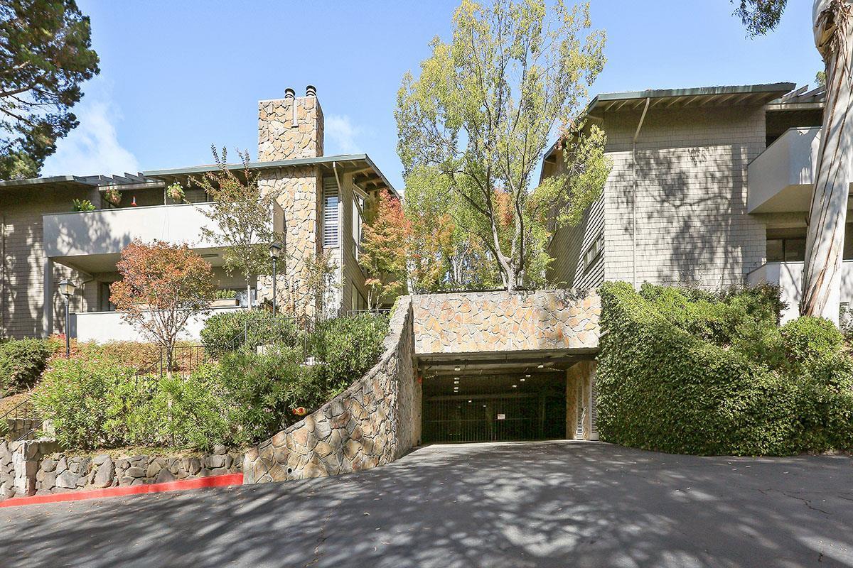 Detail Gallery Image 3 of 30 For 4 Mansion Ct #00721,  Menlo Park,  CA 94025 - 3 Beds | 3/1 Baths