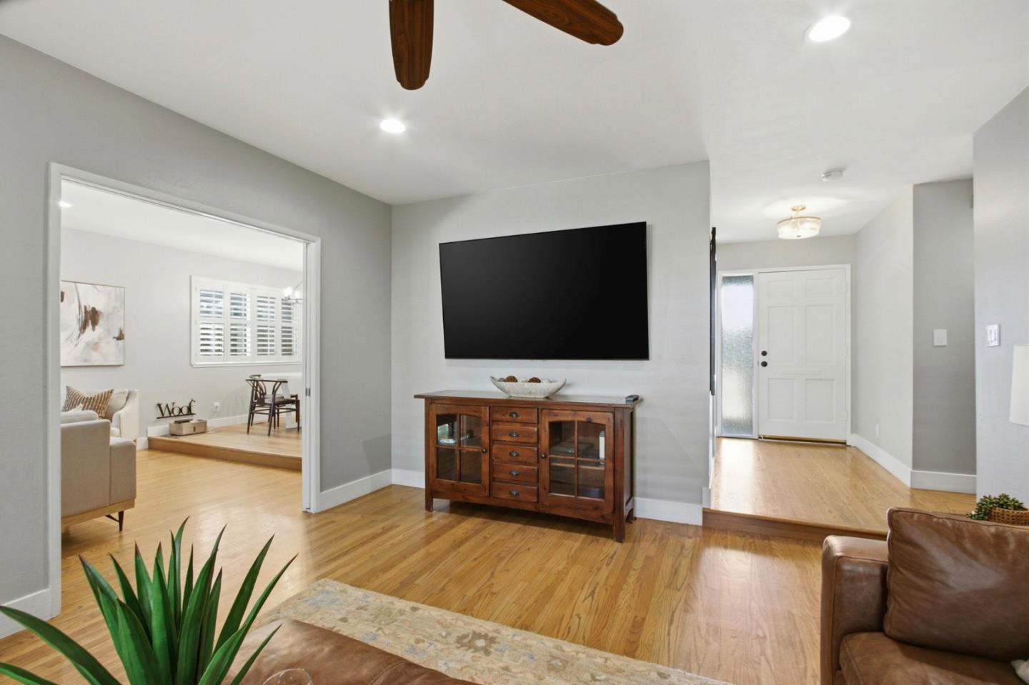 Detail Gallery Image 12 of 48 For 3908 Cherry Ave, San Jose,  CA 95118 - 4 Beds | 2/1 Baths