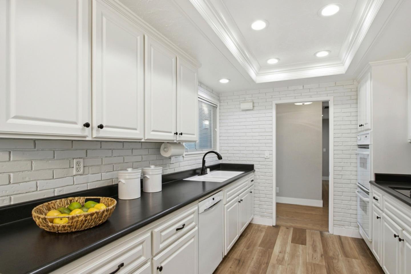 Detail Gallery Image 18 of 48 For 3908 Cherry Ave, San Jose,  CA 95118 - 4 Beds | 2/1 Baths