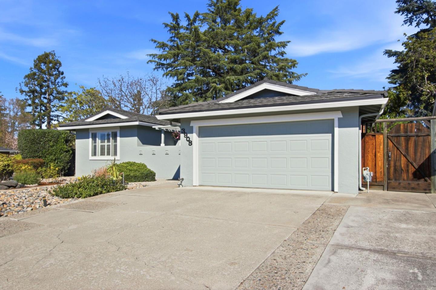 Detail Gallery Image 3 of 48 For 3908 Cherry Ave, San Jose,  CA 95118 - 4 Beds | 2/1 Baths