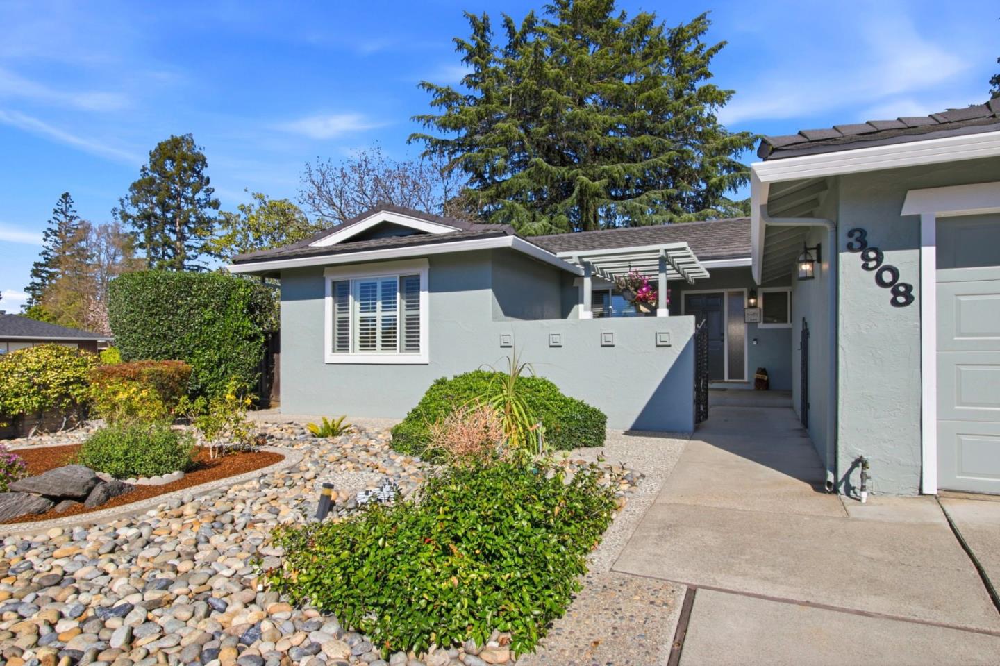 Detail Gallery Image 5 of 48 For 3908 Cherry Ave, San Jose,  CA 95118 - 4 Beds | 2/1 Baths