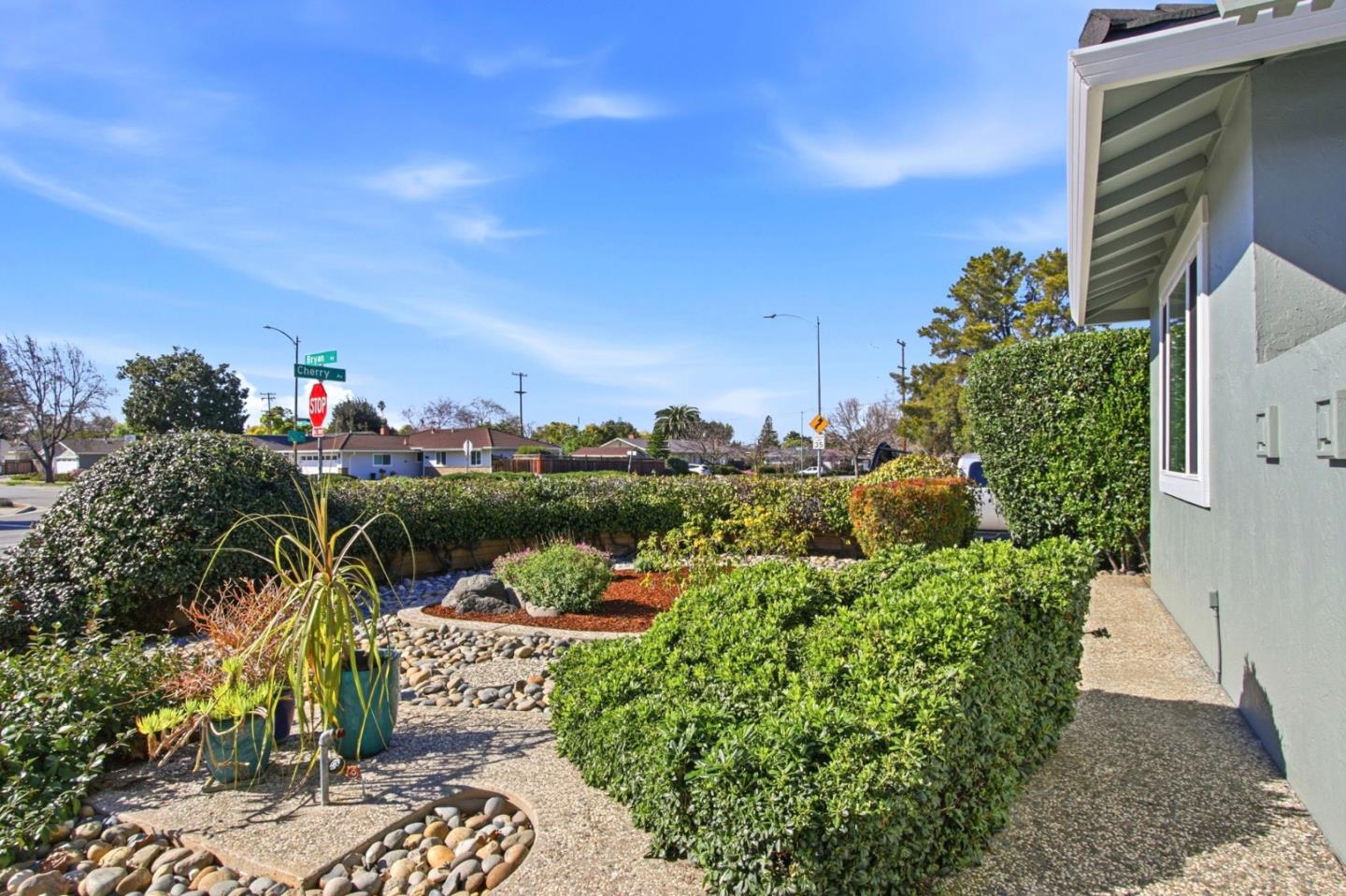 Detail Gallery Image 6 of 48 For 3908 Cherry Ave, San Jose,  CA 95118 - 4 Beds | 2/1 Baths