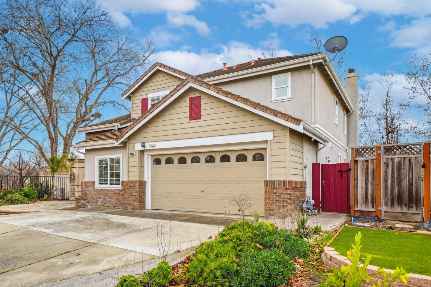 Detail Gallery Image 2 of 49 For 4480 Peacock Ct, Dublin,  CA 94568 - 4 Beds | 3 Baths