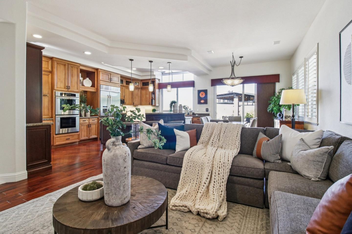 Detail Gallery Image 12 of 85 For 5765 Foligno Way, San Jose,  CA 95138 - 4 Beds | 3/1 Baths