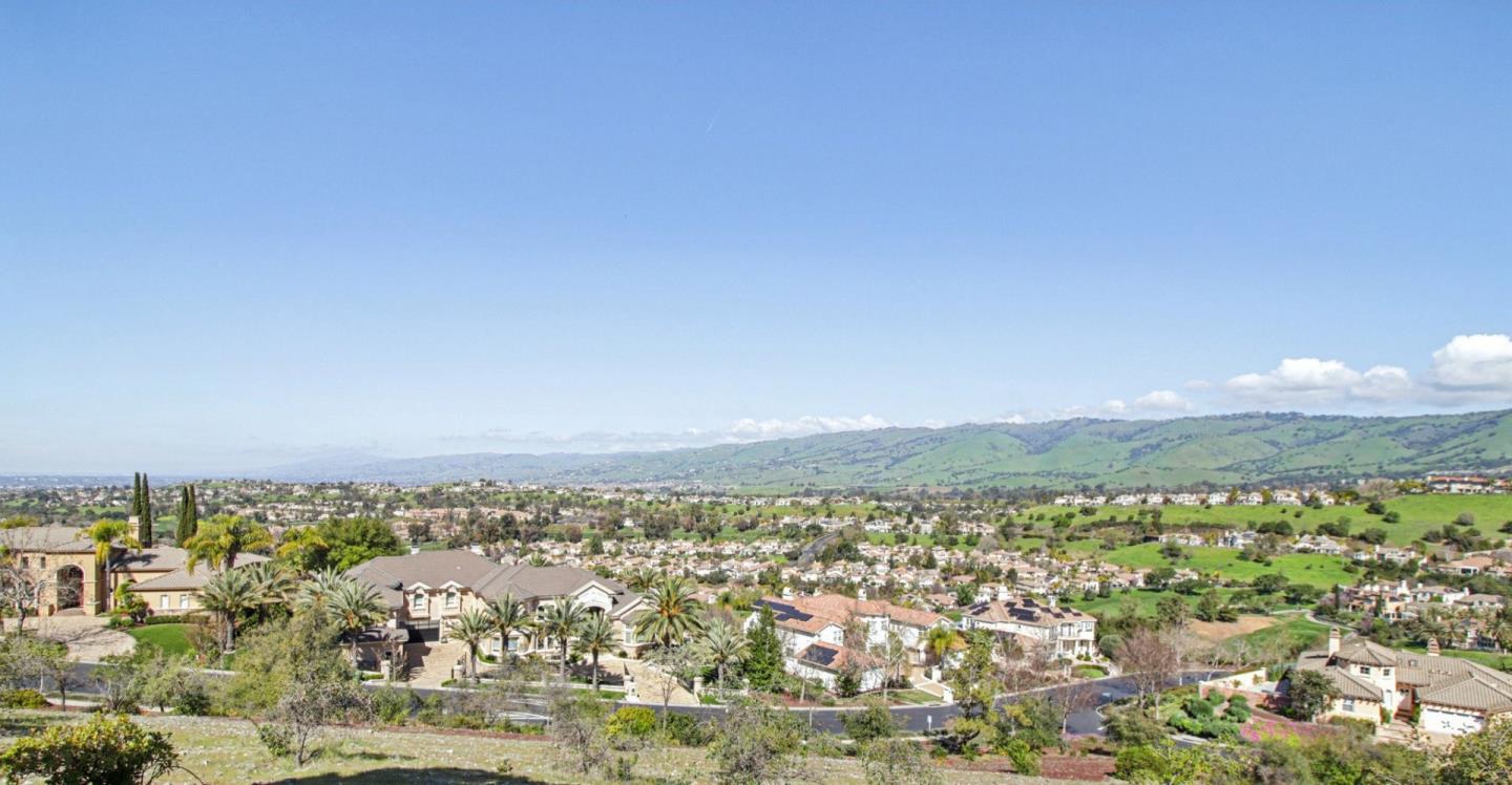 Detail Gallery Image 3 of 85 For 5765 Foligno Way, San Jose,  CA 95138 - 4 Beds | 3/1 Baths