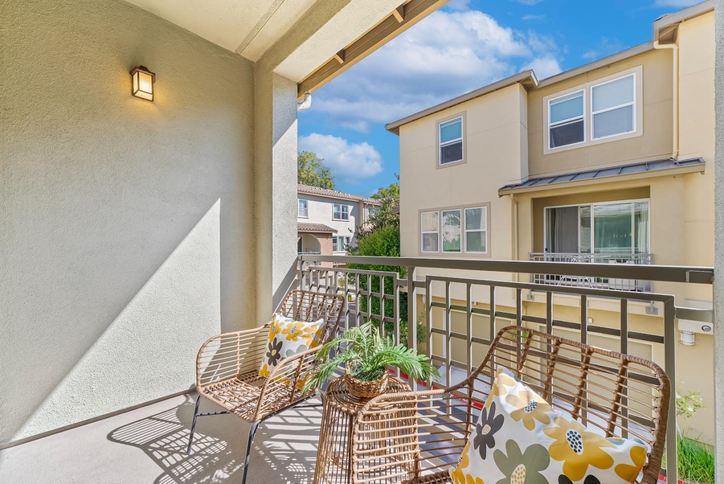 Detail Gallery Image 17 of 40 For 595 San Rivera Ter, Sunnyvale,  CA 94085 - 2 Beds | 2/1 Baths