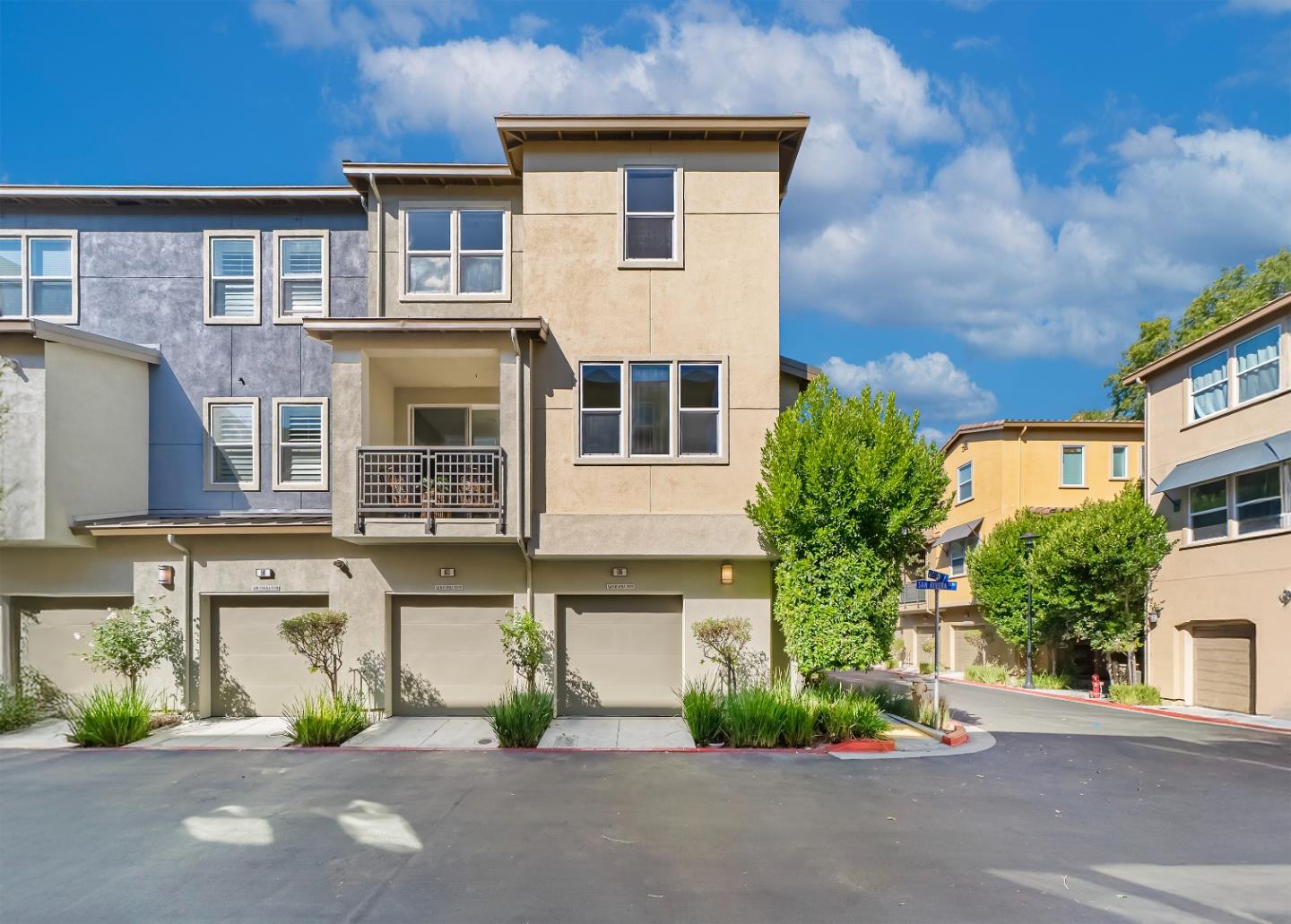 Detail Gallery Image 21 of 40 For 595 San Rivera Ter, Sunnyvale,  CA 94085 - 2 Beds | 2/1 Baths