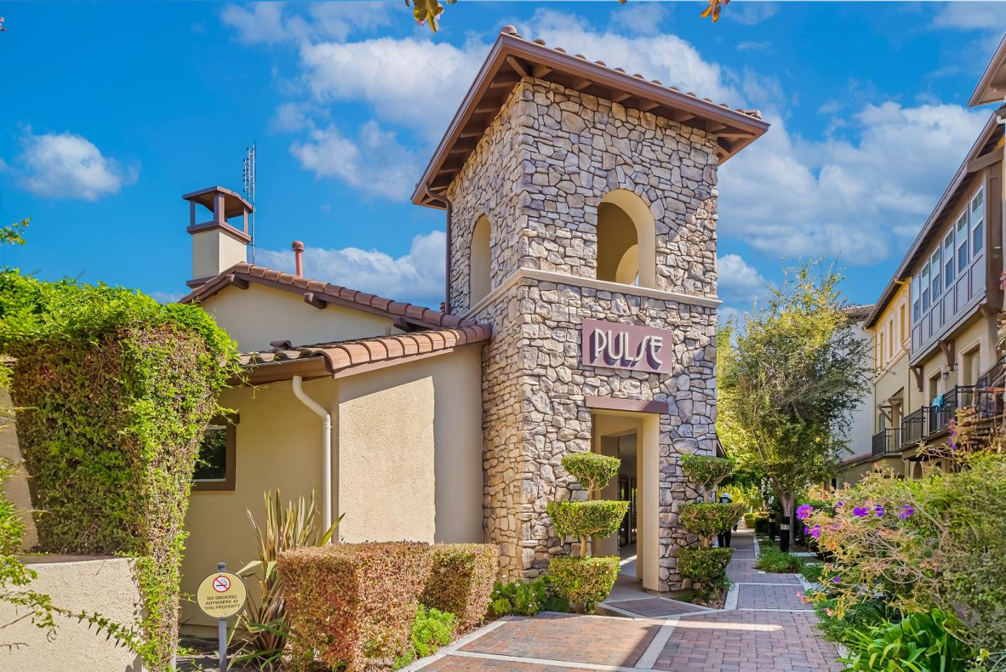 Detail Gallery Image 26 of 40 For 595 San Rivera Ter, Sunnyvale,  CA 94085 - 2 Beds | 2/1 Baths