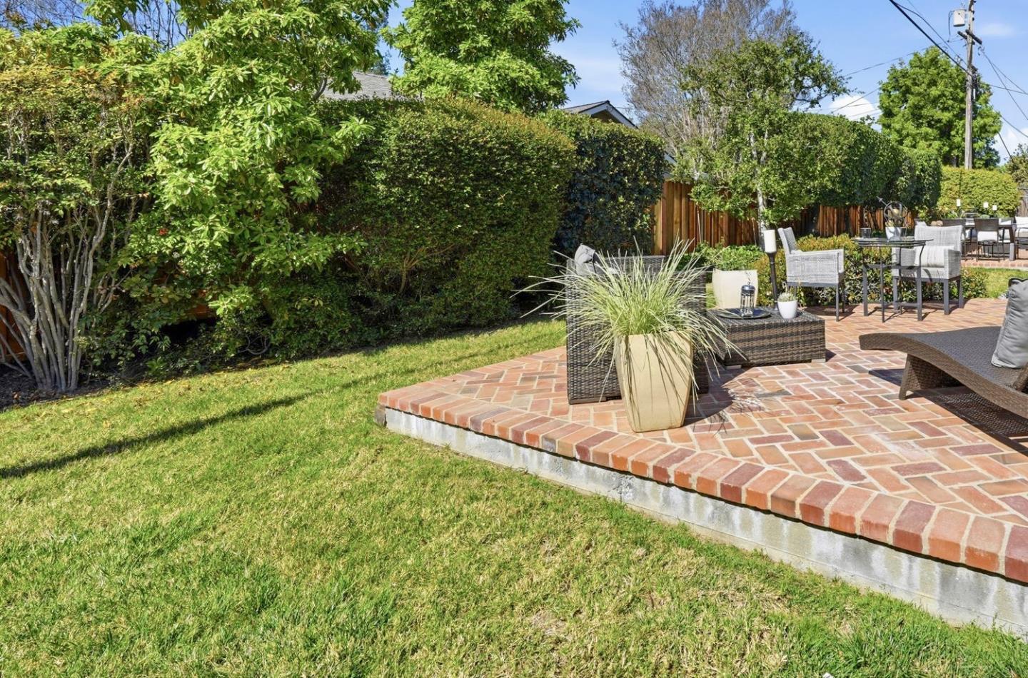 Detail Gallery Image 35 of 37 For 1474 Marlbarough Ave, Los Altos,  CA 94024 - 5 Beds | 3 Baths