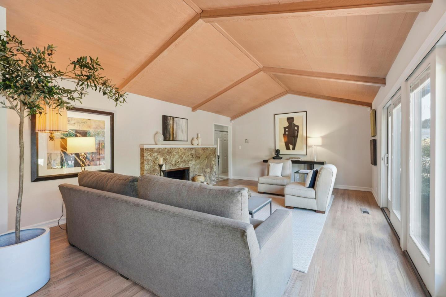 Detail Gallery Image 7 of 37 For 1474 Marlbarough Ave, Los Altos,  CA 94024 - 5 Beds | 3 Baths