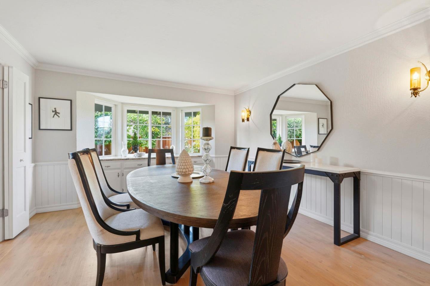 Detail Gallery Image 9 of 37 For 1474 Marlbarough Ave, Los Altos,  CA 94024 - 5 Beds | 3 Baths