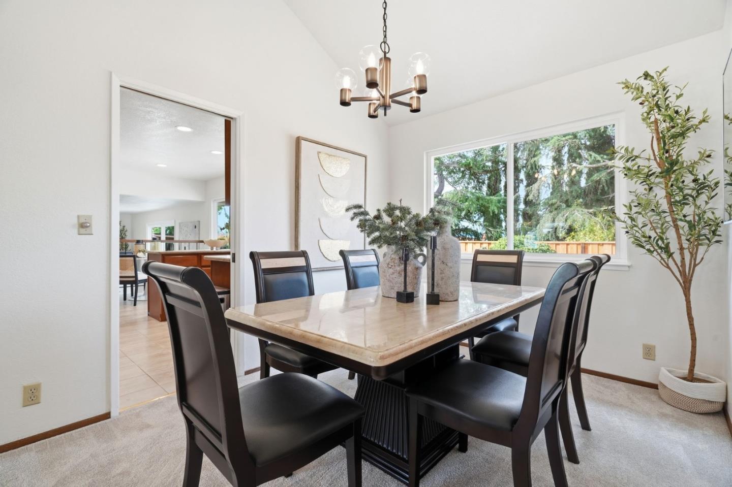 Detail Gallery Image 6 of 34 For 3647 Lufkin Ct, San Jose,  CA 95148 - 4 Beds | 2/1 Baths