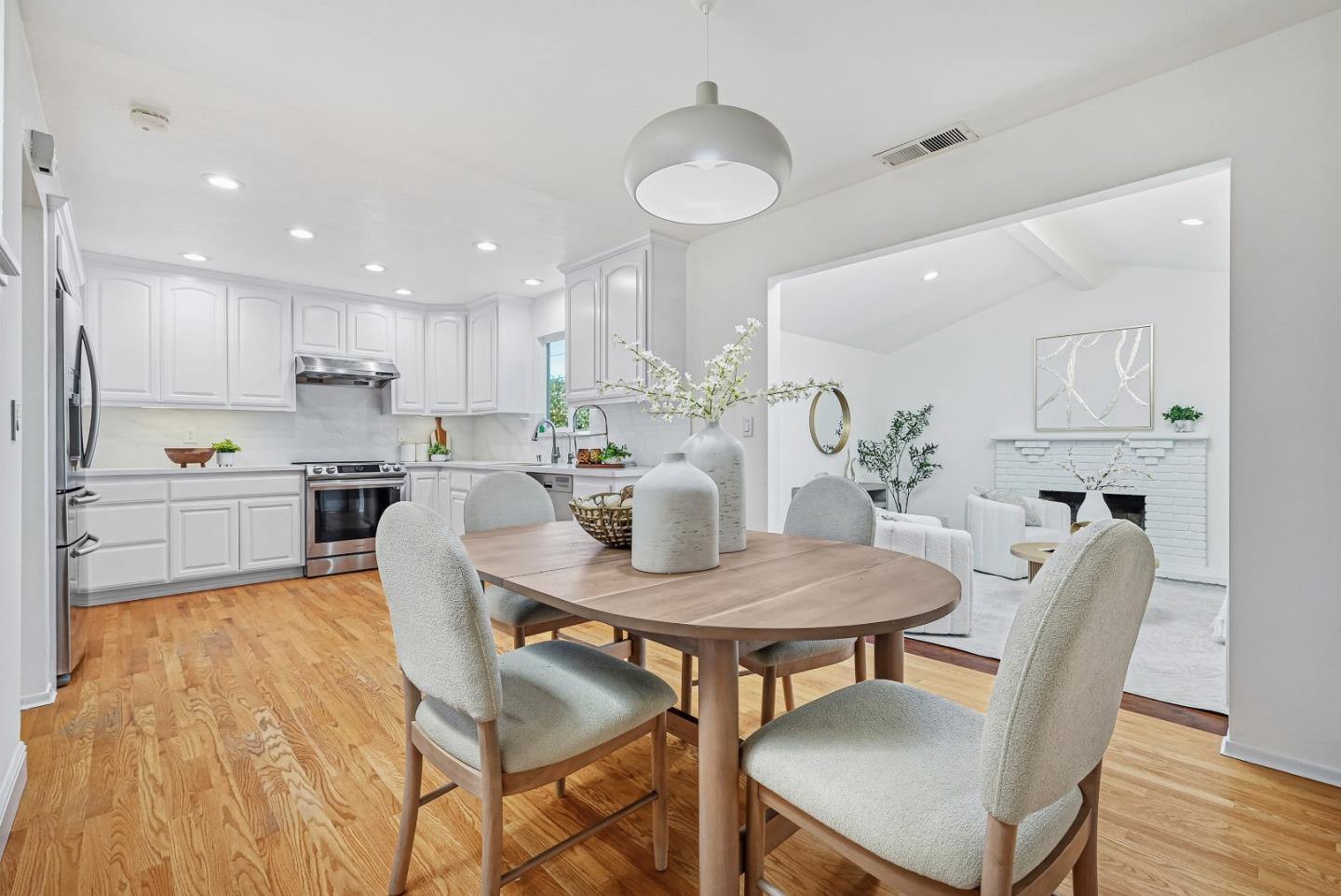 Detail Gallery Image 10 of 40 For 872 Loyalton Dr, Campbell,  CA 95008 - 3 Beds | 2 Baths