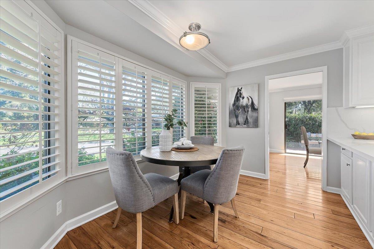 Detail Gallery Image 10 of 34 For 22 Bay Tree Ln #22,  Los Altos,  CA 94022 - 2 Beds | 2 Baths