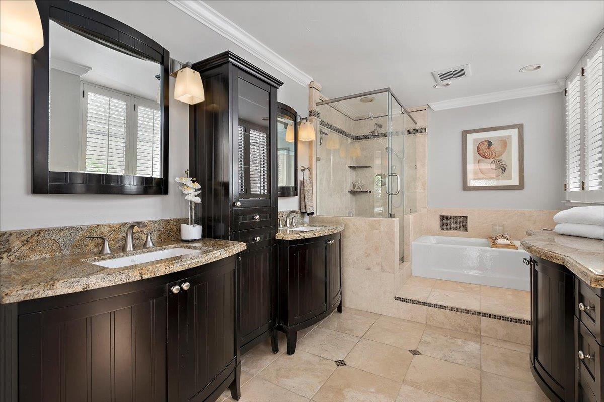 Detail Gallery Image 16 of 34 For 22 Bay Tree Ln #22,  Los Altos,  CA 94022 - 2 Beds | 2 Baths