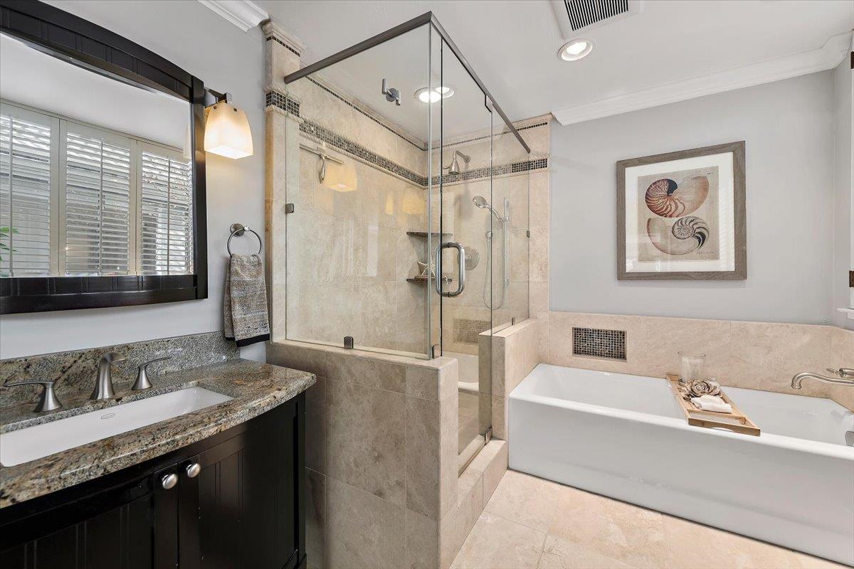 Detail Gallery Image 17 of 34 For 22 Bay Tree Ln #22,  Los Altos,  CA 94022 - 2 Beds | 2 Baths