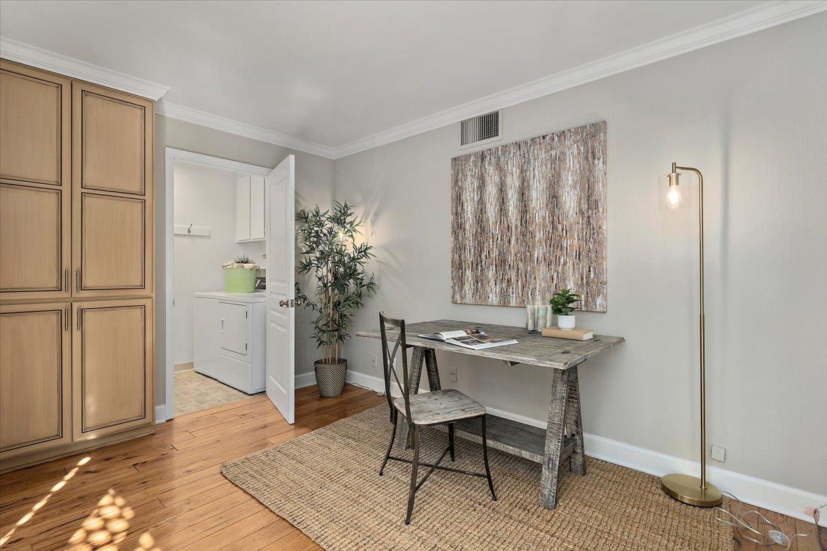 Detail Gallery Image 19 of 34 For 22 Bay Tree Ln #22,  Los Altos,  CA 94022 - 2 Beds | 2 Baths