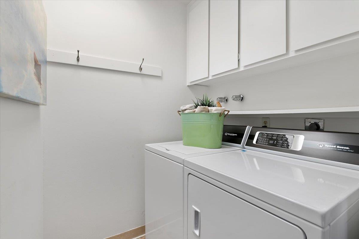 Detail Gallery Image 20 of 34 For 22 Bay Tree Ln #22,  Los Altos,  CA 94022 - 2 Beds | 2 Baths