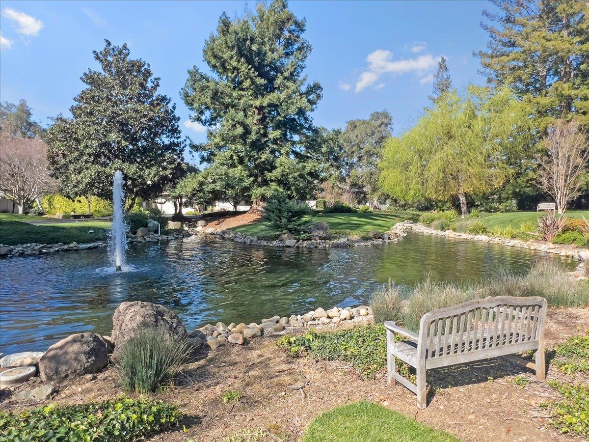 Detail Gallery Image 34 of 34 For 22 Bay Tree Ln #22,  Los Altos,  CA 94022 - 2 Beds | 2 Baths