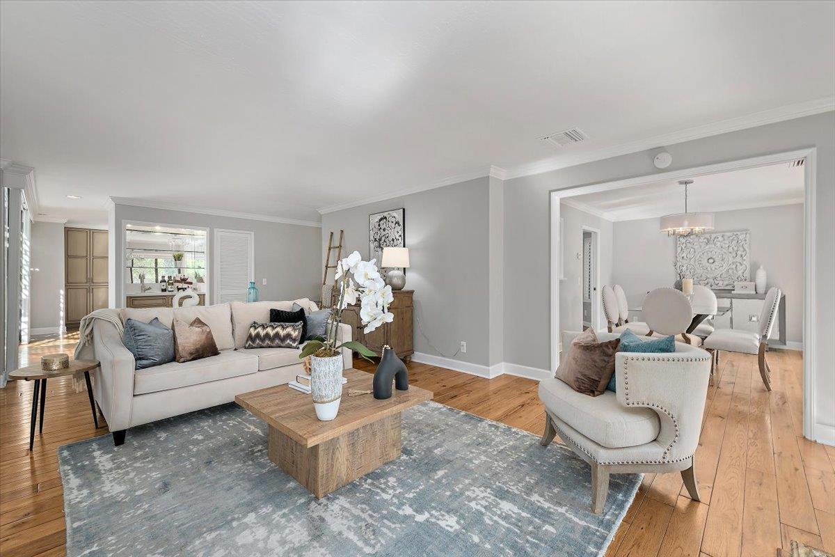 Detail Gallery Image 7 of 34 For 22 Bay Tree Ln #22,  Los Altos,  CA 94022 - 2 Beds | 2 Baths