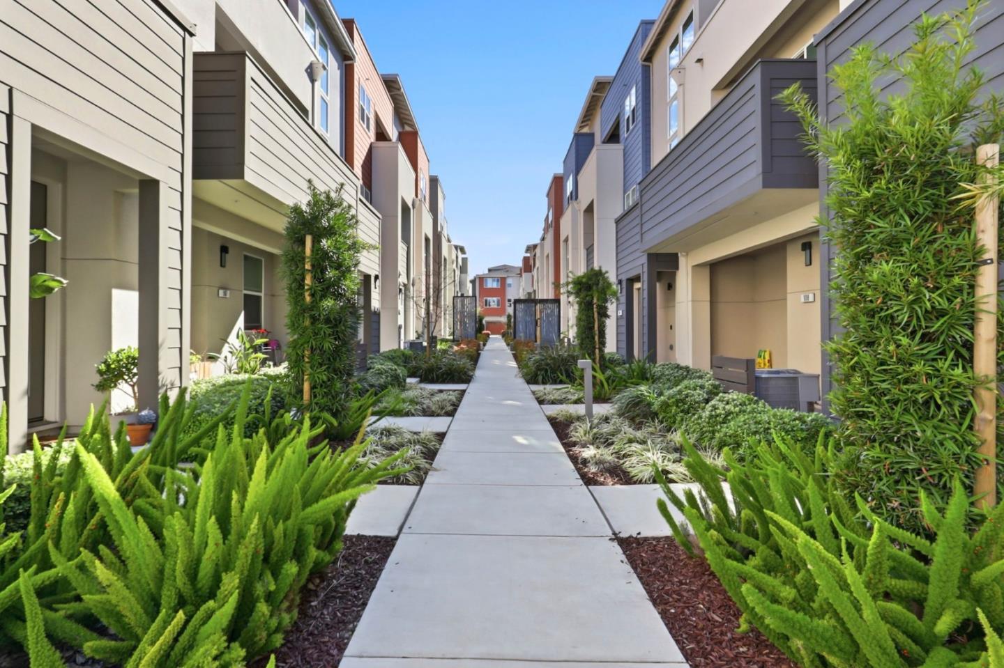 Detail Gallery Image 3 of 35 For 2930 Boyter Pl #112,  Santa Clara,  CA 95051 - 2 Beds | 2/1 Baths