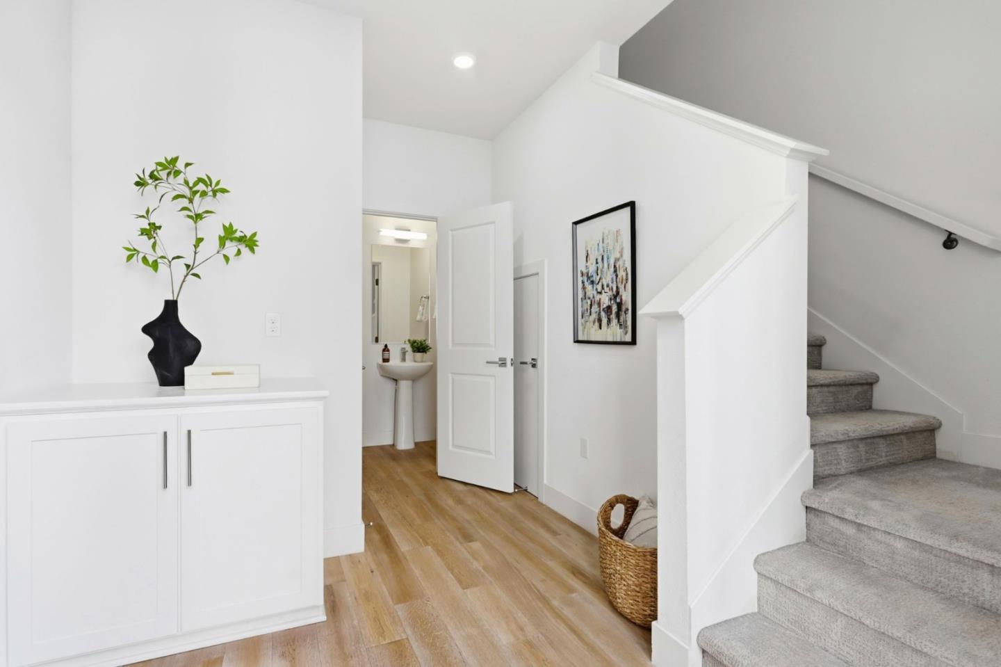 Detail Gallery Image 4 of 35 For 2930 Boyter Pl #112,  Santa Clara,  CA 95051 - 2 Beds | 2/1 Baths