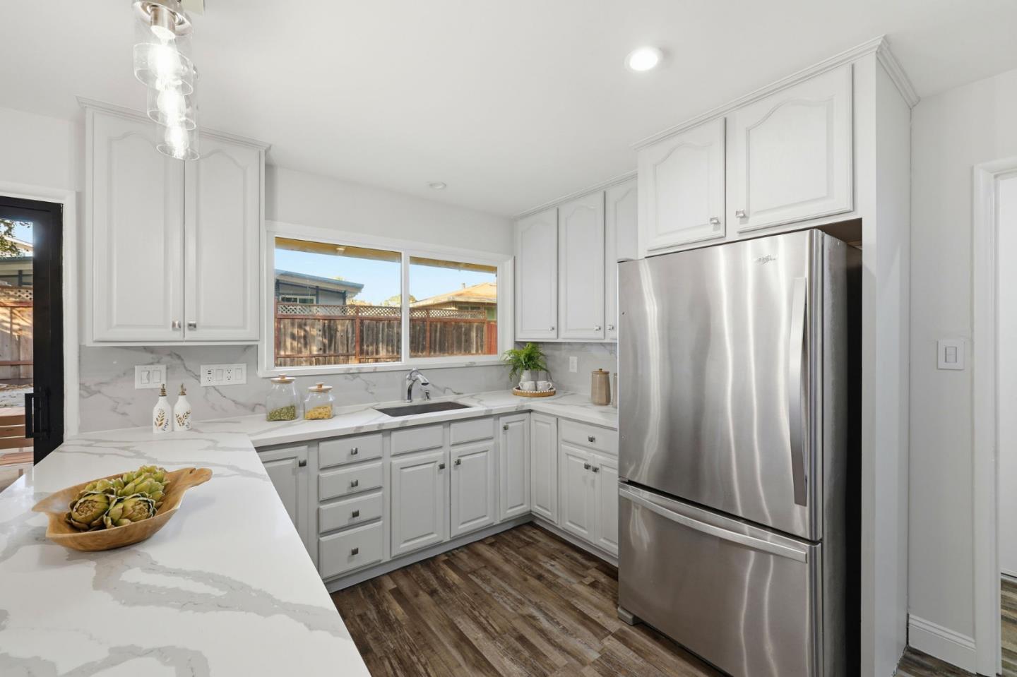 Detail Gallery Image 10 of 32 For 910 Helen Dr, Millbrae,  CA 94030 - 3 Beds | 2 Baths