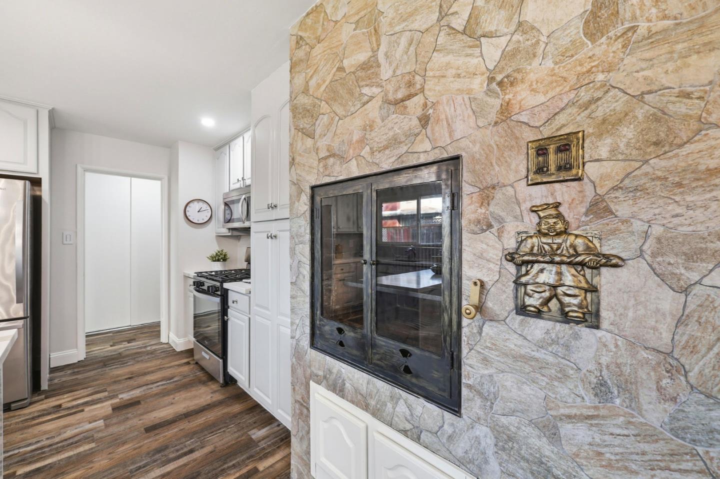 Detail Gallery Image 11 of 32 For 910 Helen Dr, Millbrae,  CA 94030 - 3 Beds | 2 Baths