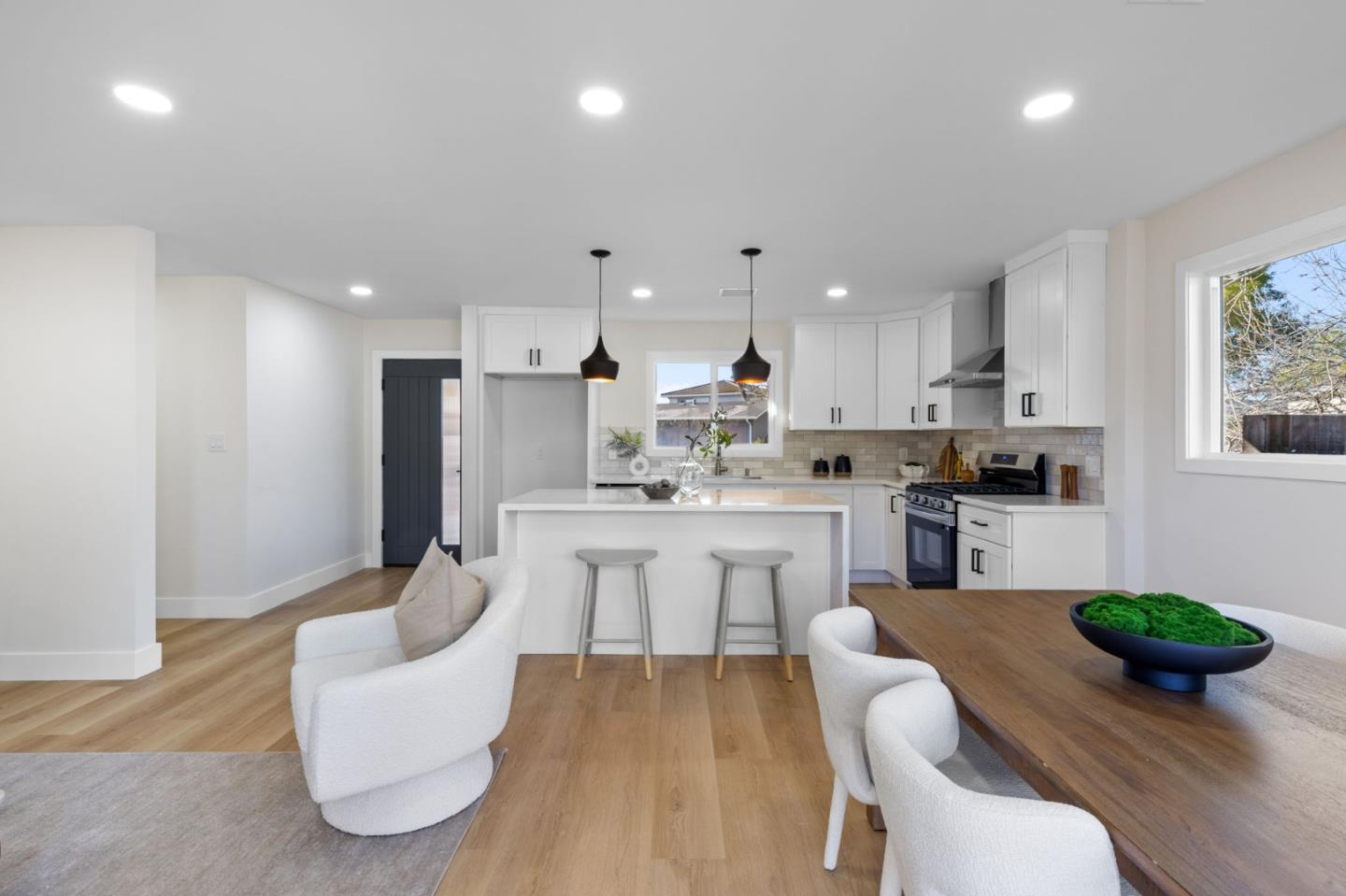 Detail Gallery Image 11 of 38 For 390 Valmy St, Milpitas,  CA 95035 - 3 Beds | 2 Baths