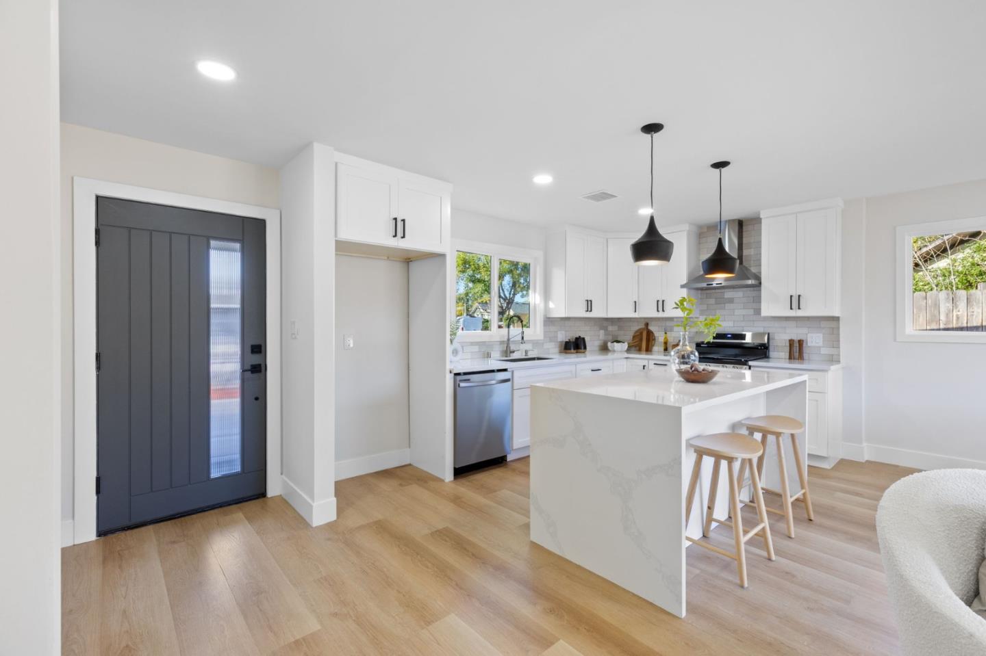 Detail Gallery Image 13 of 38 For 390 Valmy St, Milpitas,  CA 95035 - 3 Beds | 2 Baths