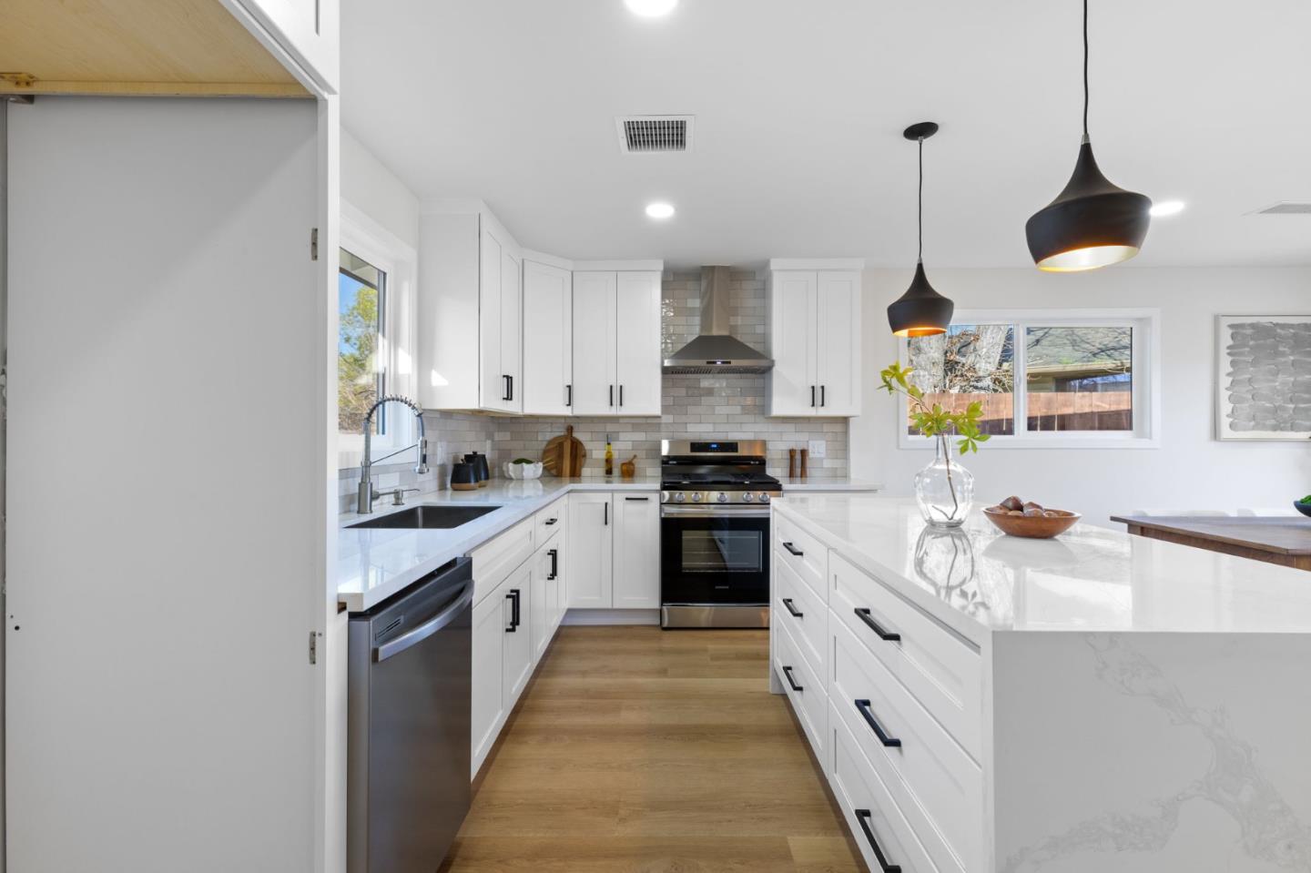 Detail Gallery Image 14 of 38 For 390 Valmy St, Milpitas,  CA 95035 - 3 Beds | 2 Baths