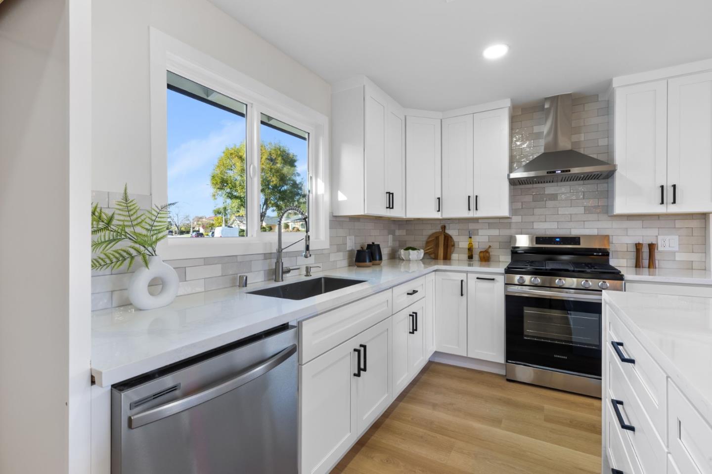 Detail Gallery Image 15 of 38 For 390 Valmy St, Milpitas,  CA 95035 - 3 Beds | 2 Baths