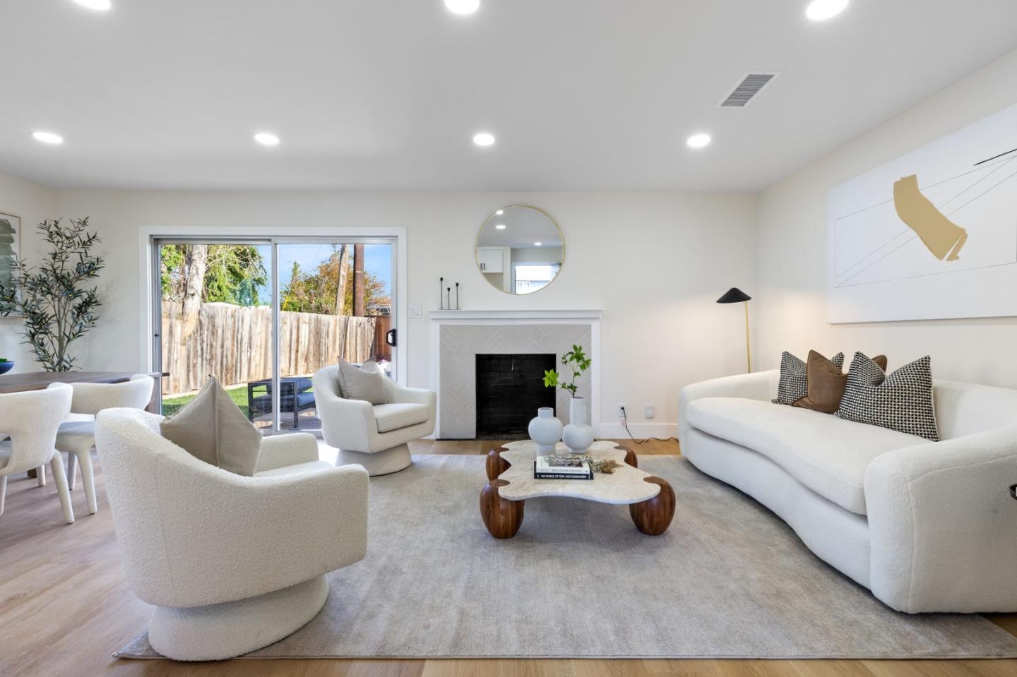 Detail Gallery Image 4 of 38 For 390 Valmy St, Milpitas,  CA 95035 - 3 Beds | 2 Baths