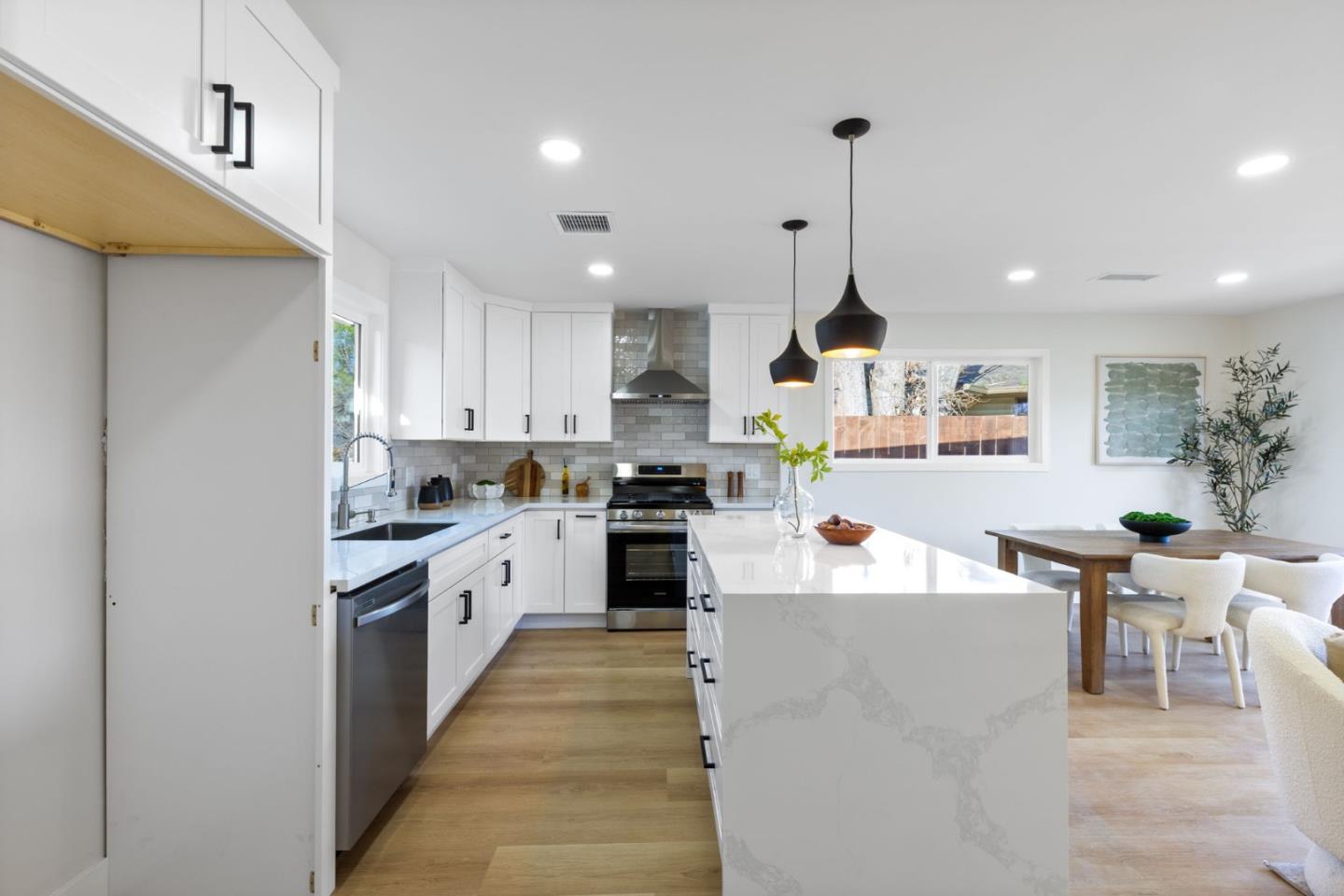 Detail Gallery Image 8 of 38 For 390 Valmy St, Milpitas,  CA 95035 - 3 Beds | 2 Baths