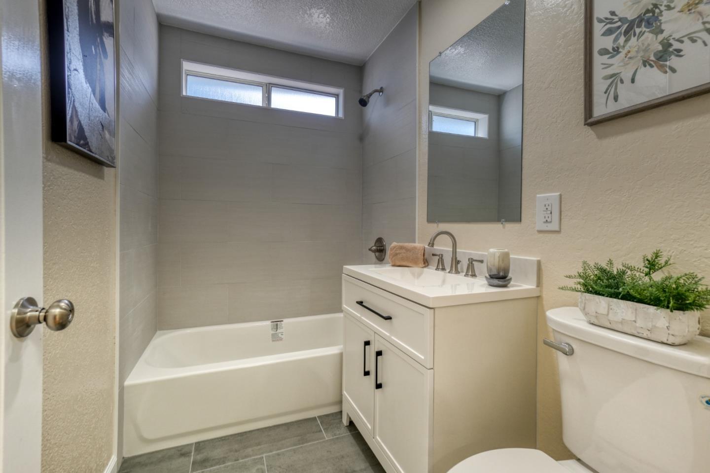 Detail Gallery Image 28 of 42 For 1149 18th Ave, Redwood City,  CA 94063 - 3 Beds | 2 Baths