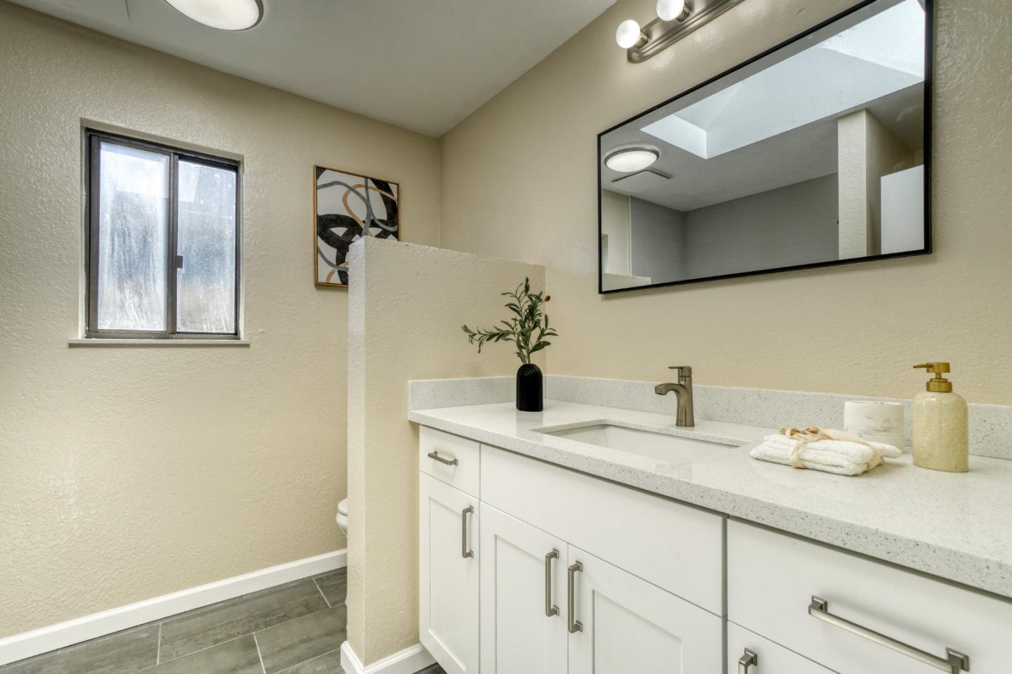 Detail Gallery Image 29 of 42 For 1149 18th Ave, Redwood City,  CA 94063 - 3 Beds | 2 Baths