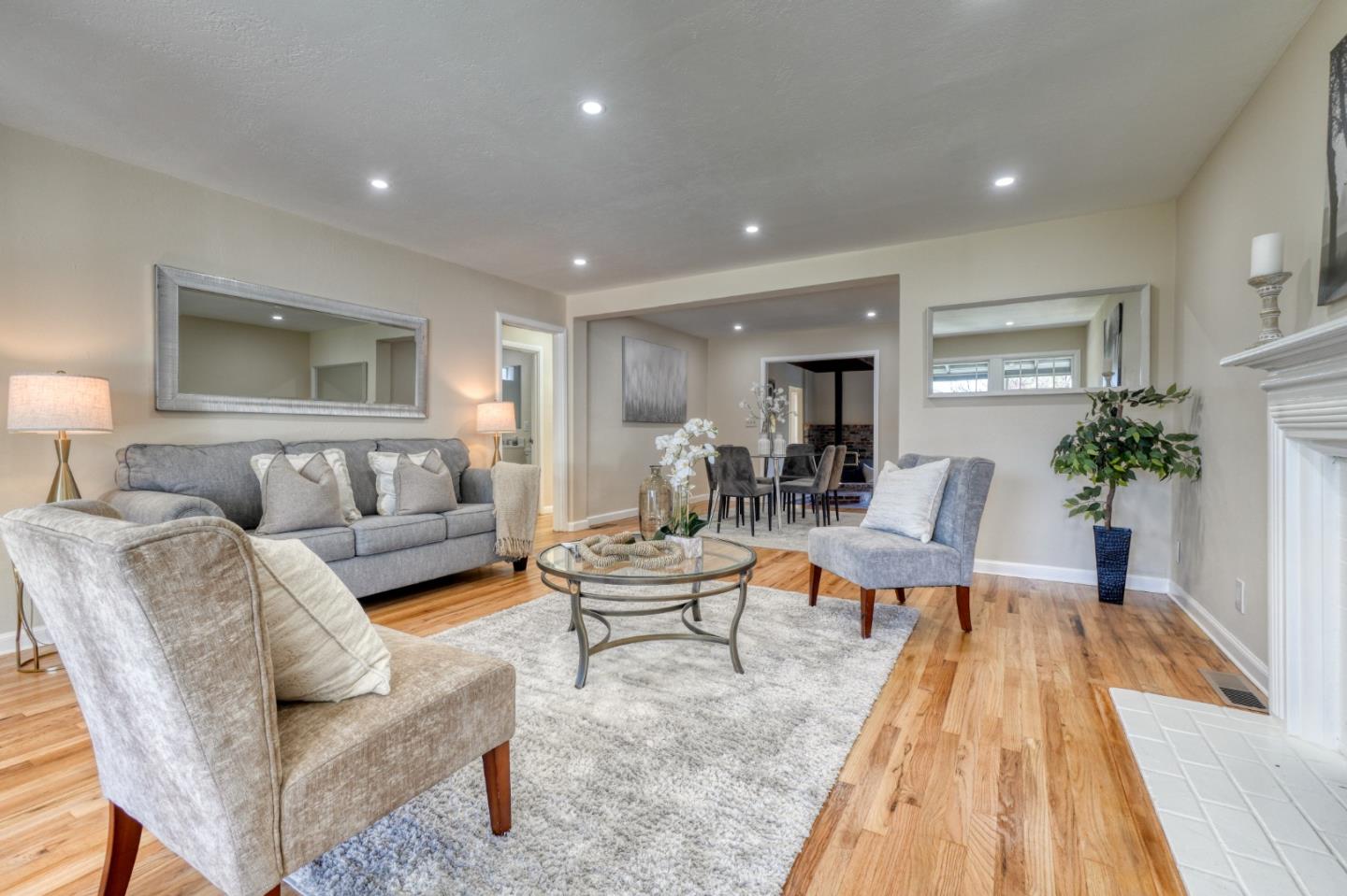 Detail Gallery Image 3 of 42 For 1149 18th Ave, Redwood City,  CA 94063 - 3 Beds | 2 Baths