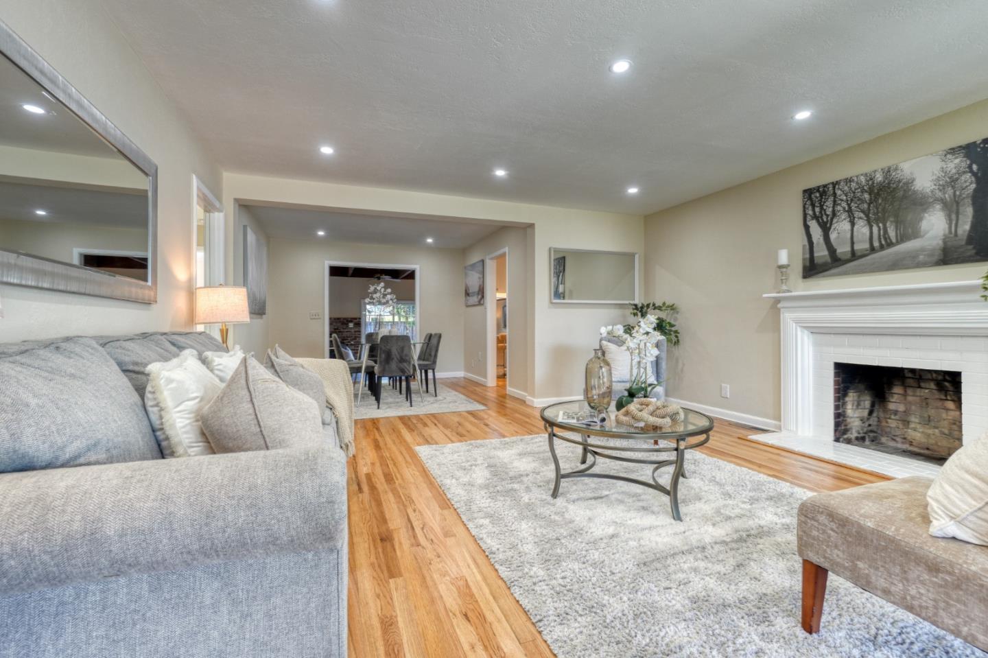 Detail Gallery Image 4 of 42 For 1149 18th Ave, Redwood City,  CA 94063 - 3 Beds | 2 Baths