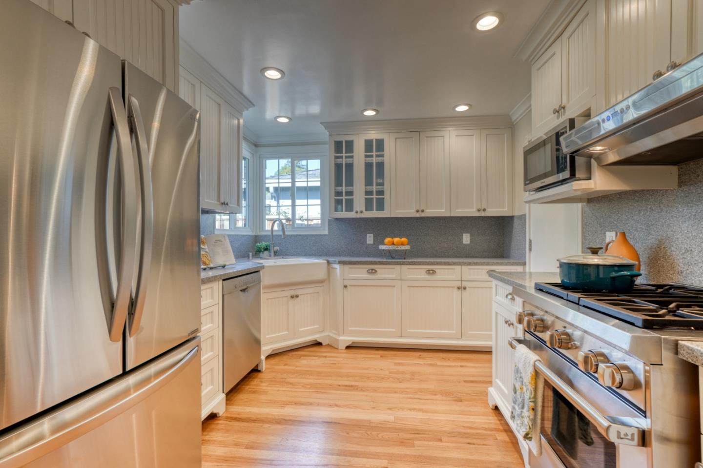 Detail Gallery Image 5 of 42 For 1149 18th Ave, Redwood City,  CA 94063 - 3 Beds | 2 Baths