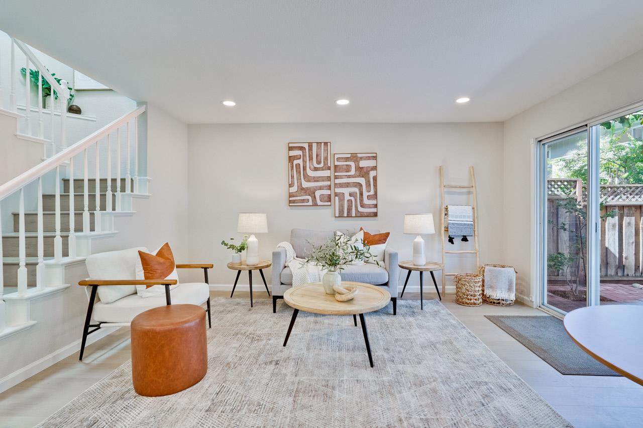 Detail Gallery Image 16 of 49 For 2112 Windrose Pl, Mountain View,  CA 94043 - 3 Beds | 2/1 Baths