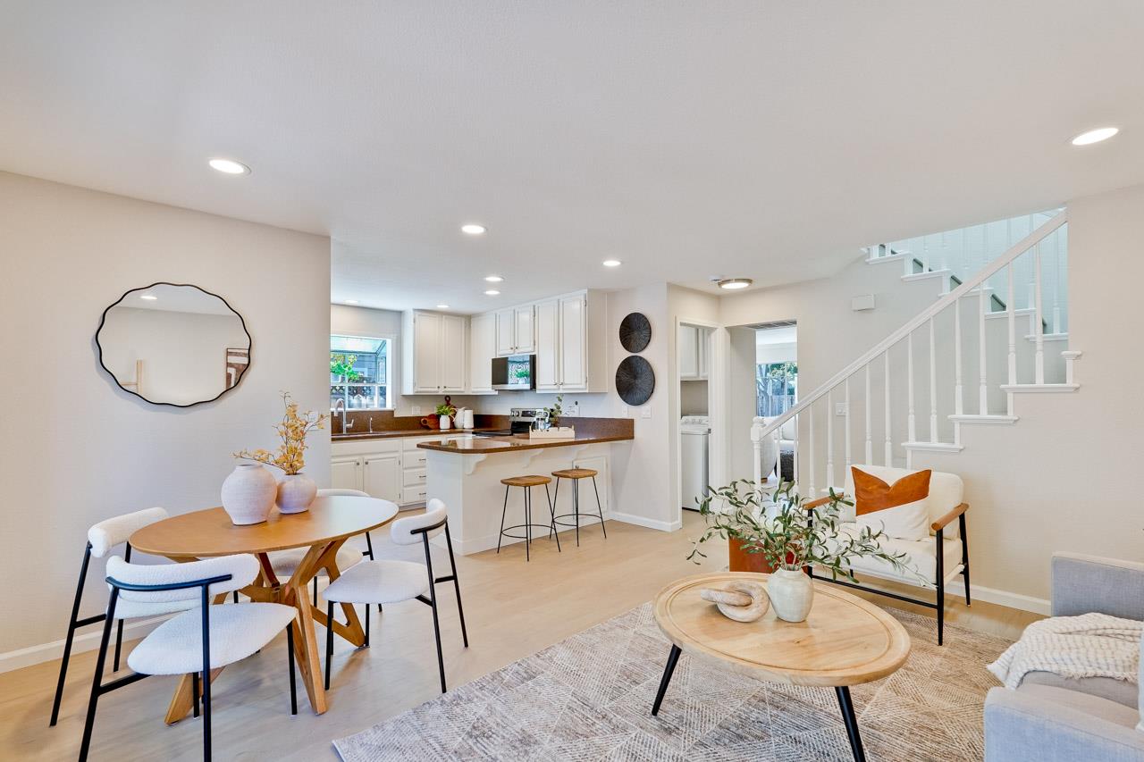 Detail Gallery Image 17 of 49 For 2112 Windrose Pl, Mountain View,  CA 94043 - 3 Beds | 2/1 Baths